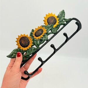 Vintage cast iron sunflower key holder | flower hooks | coat hooks